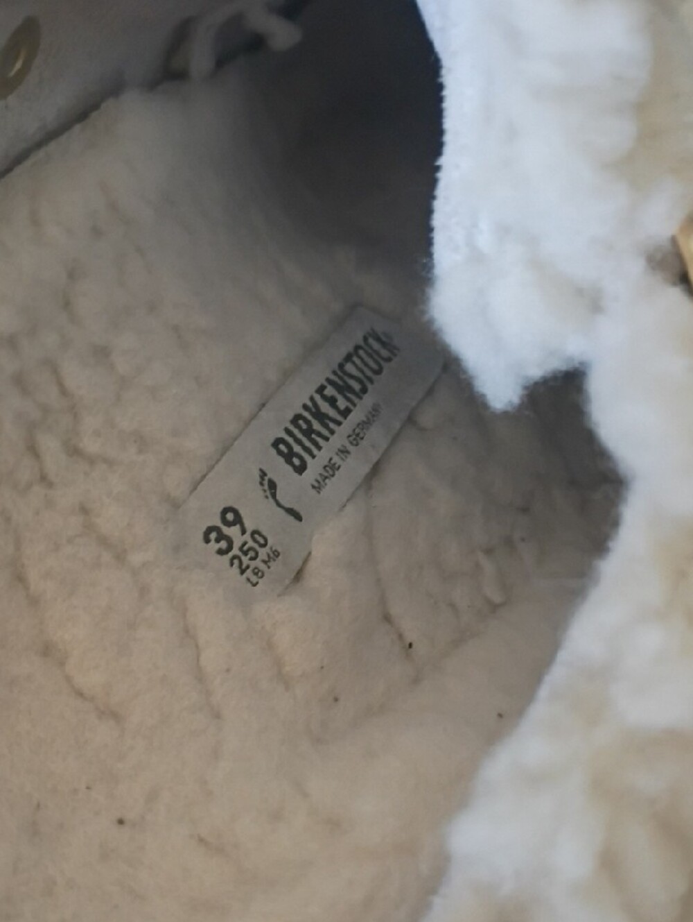 Birkenstock Boston Teddy clogs in the eggshell shearling colorway size 39 US 8 - Picture 2 of 10